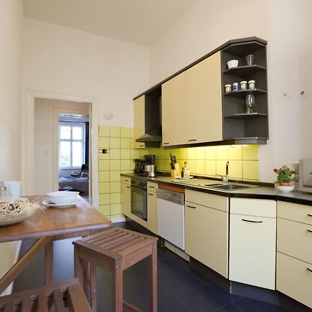Elegante Altbauwohnung Berlín Exterior foto