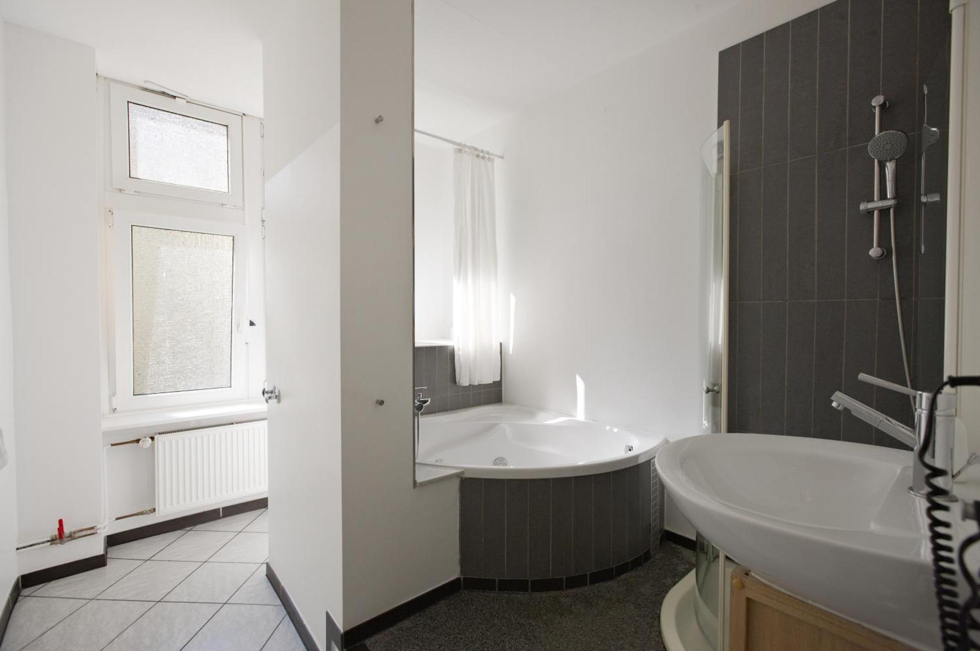 Elegante Altbauwohnung Berlín Exterior foto