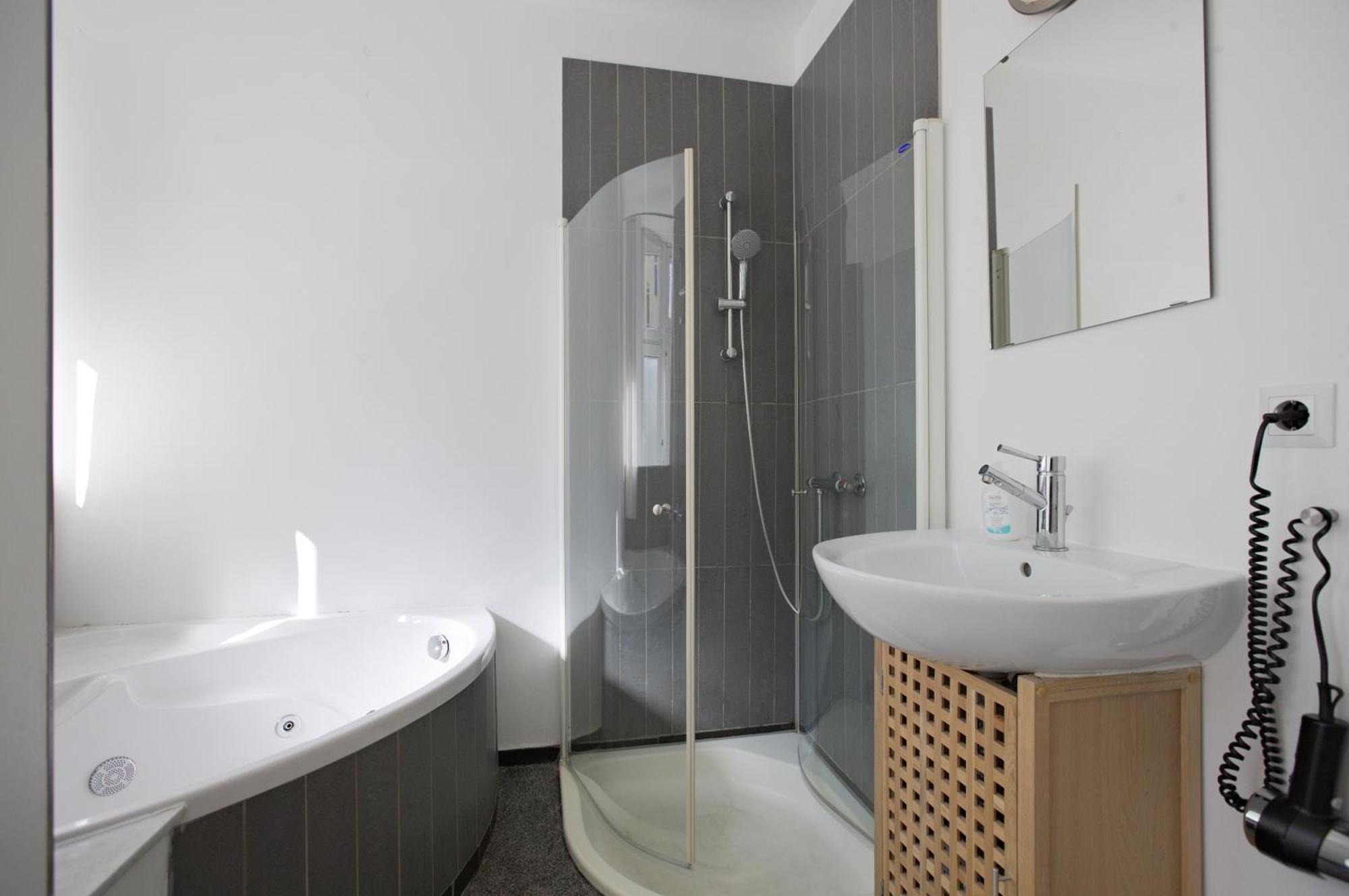 Elegante Altbauwohnung Berlín Exterior foto